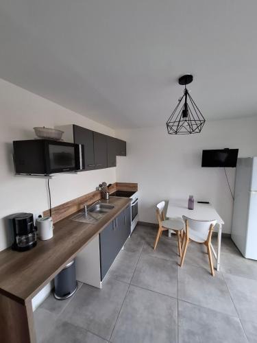 Poussan Apartment | Entre Terre et Mer, logement cosy
