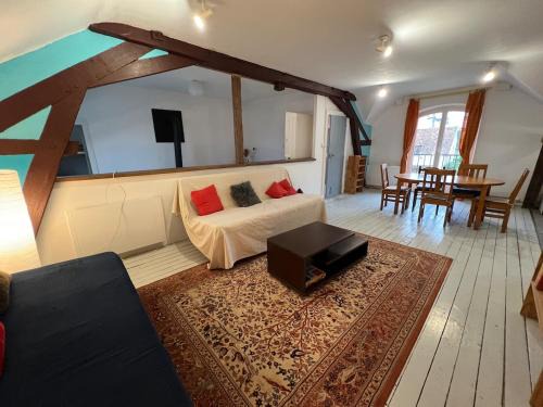 Buzancais Apartment | Environnement privilégié, calme, appart agréable