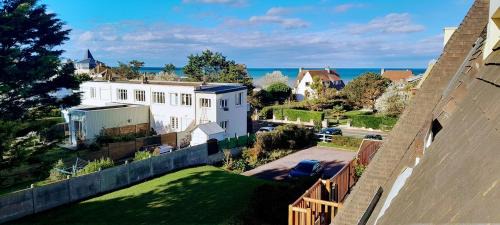 Saint-Regnobert-de-la-Cote-de-Nacre Apartment | Eole - Vue mer, à 200 m de la plage