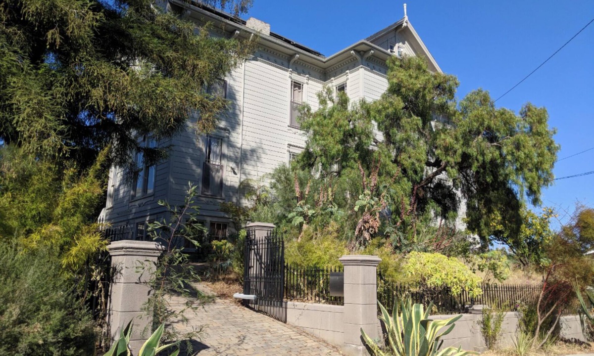 Oakland Villa | Epic Mansion