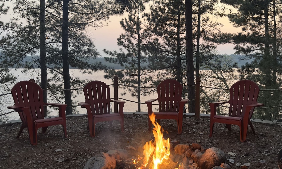 Pequot Lakes Cabin | Epic Sunsets/Pontoon/Kayaks/Firepit/Bikes