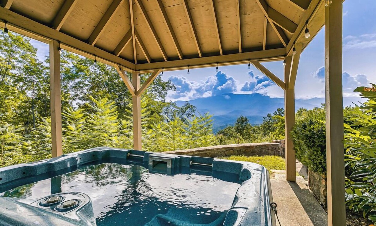 Chalet Village Cabin | EPIC view hot tub pool table free Dollywood tkt Sweet View