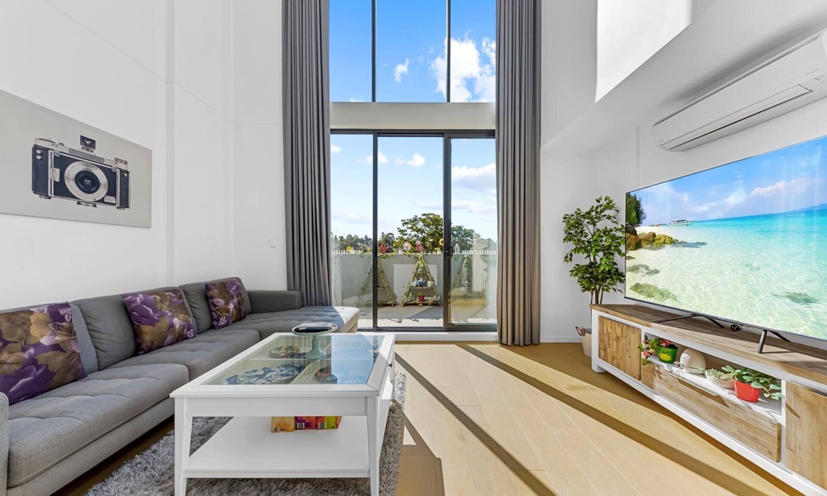 Epping Apartment | Epping Sunlit Luxury Loft 2bedrooms & High Ceilings
