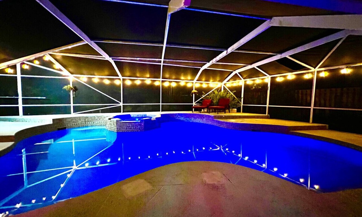Greenview Shores House | Equestrian Pool Home and Spa - Golf