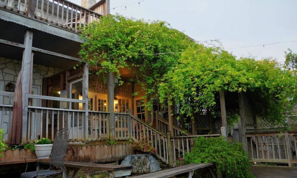 Canyon Lake Bed & Breakfast | Equinox Inn at Canyon Lake