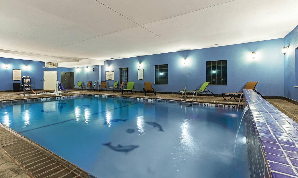 Amarillo Apartment | Equipped King Studio | Free Daily Breakfast, Indoor Pool + Fitness Center