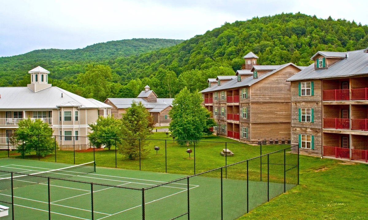 South Lee Villa | Equipped Villa with Access to Amazing Amenities!