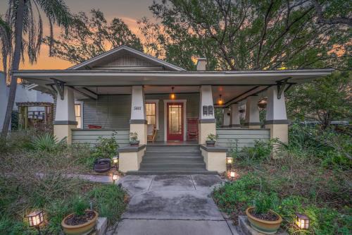 Seminole Heights House | EREHWON RETREAT Private ELEGANT LIVING