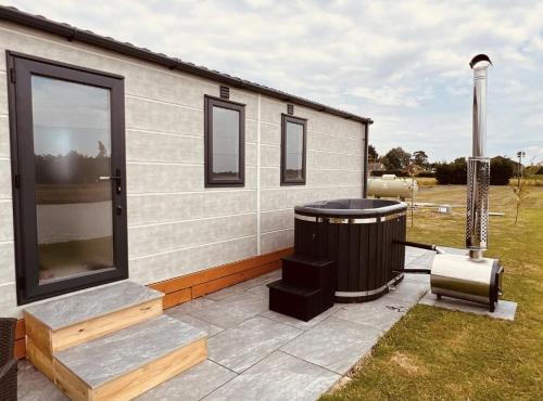 Boston Cabin | Erins Lakes & lodges