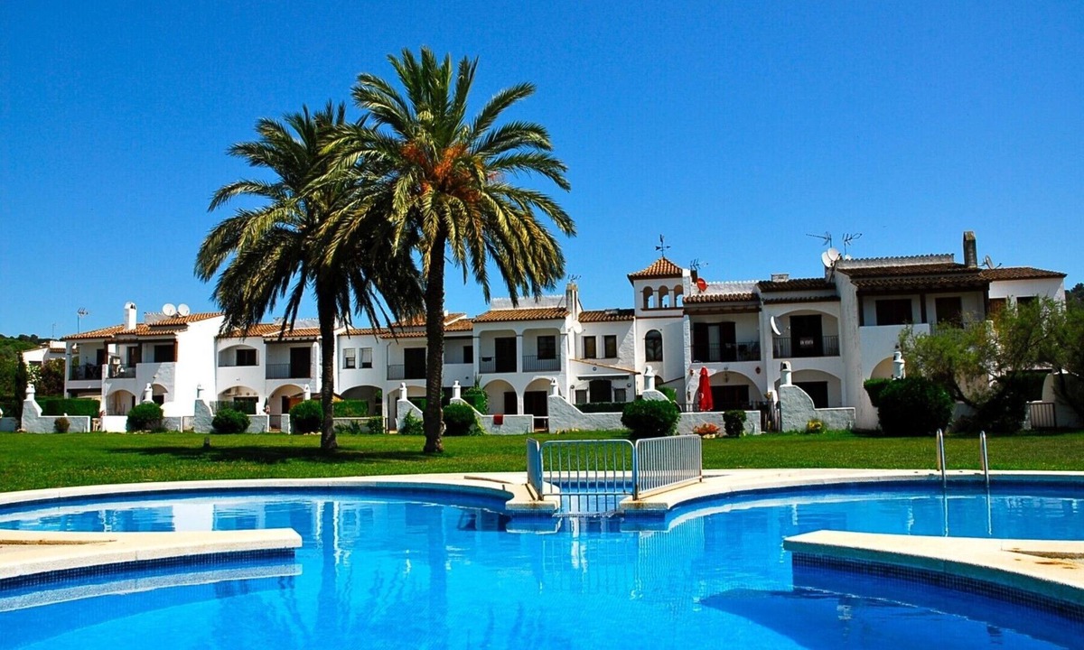 Torroella de Montgri Ski Chalet | ERMITA 100