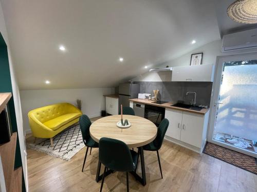 Bourg-les-Valence Apartment | Ernest's Gîte