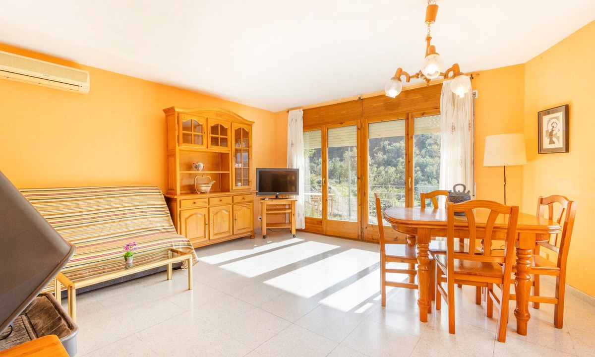 Gavet de la Conca Apartment | Apartment 'Casa De La Font' in Sant Martí de Barcedana with Shared Pool and Air Conditioning
