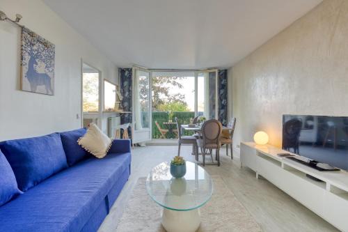 Longjumeau Apartment | Escale de l'Yvette - 50m2 Cosy, Balcony & Parking