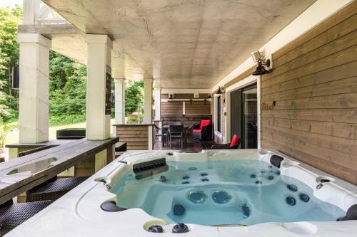 Shefford House | Escale vélo & Spa en Estrie