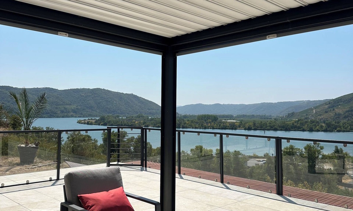 Saint-Vallier Apartment | Escapade au Bord du Rhone