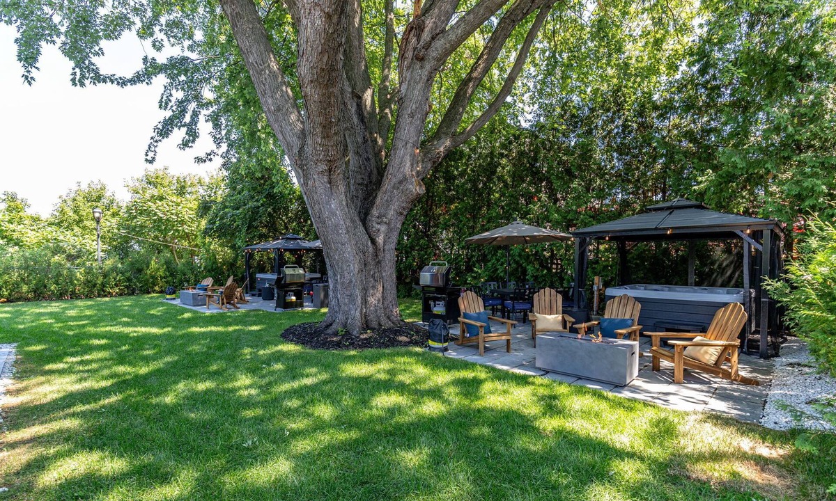 Chambly House | Escapade Chambly I Lake & Spa 8BR