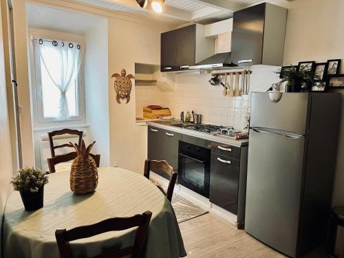 Saint-Nazaire-le-Desert House | Escapade provençale en gite esprit dortoir