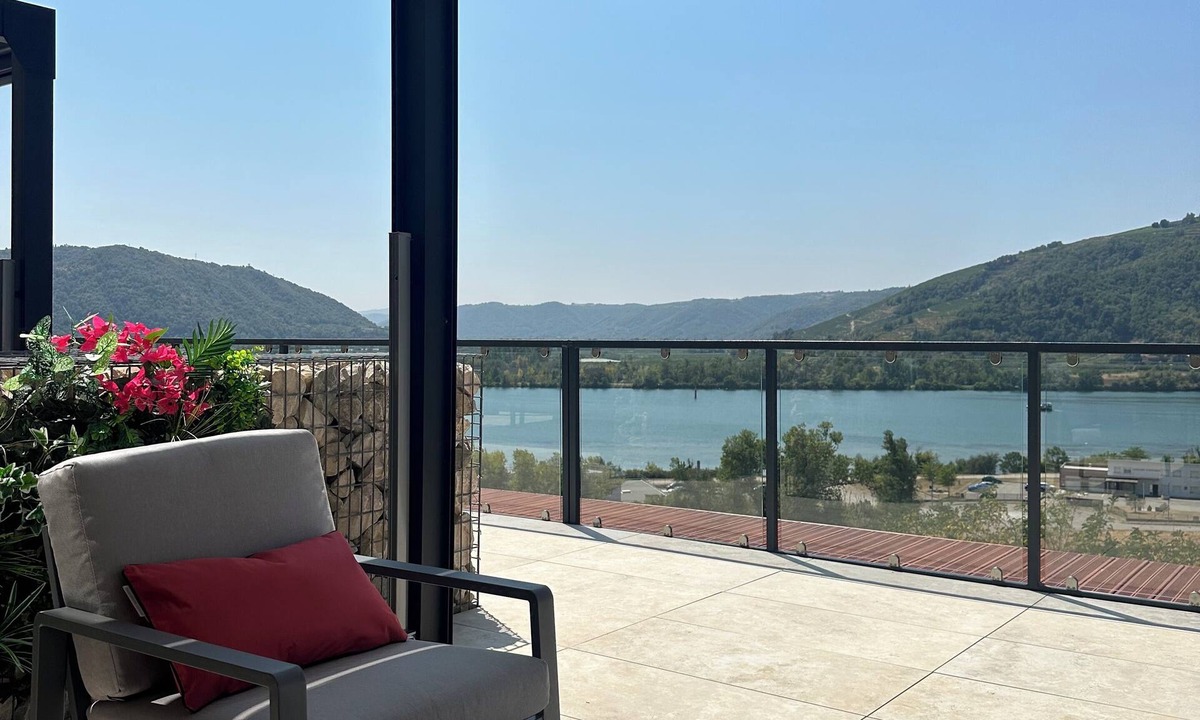 Saint-Vallier Apartment | Escape along the Rhône