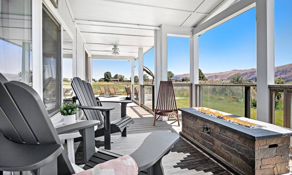 Desert Aire House | Escape on the Green