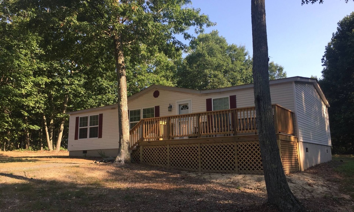 Gordonsville House | Escape the City; Country Living at its Best at our 600 acre horse/cattle farm.