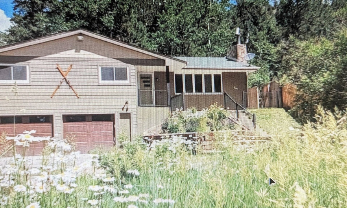 Idaho Springs House | Escape the heat of the summer 3-bedroom house near Idaho Springs.