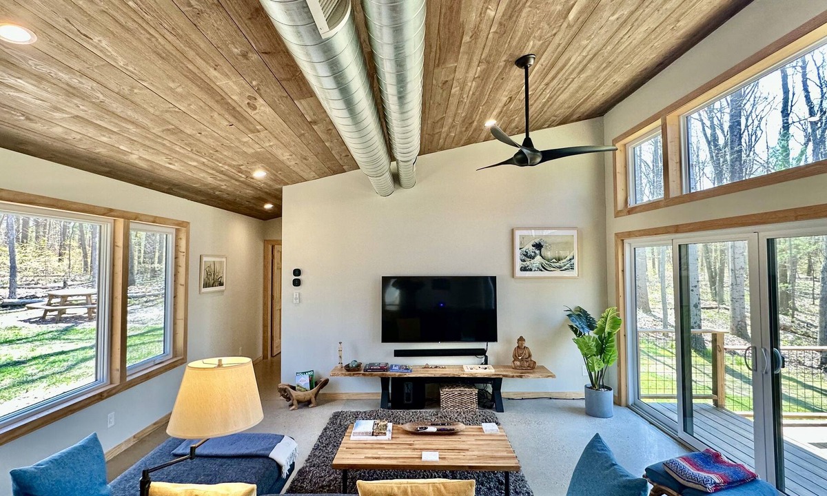 Fennville House | Escape To A Cabin In The Woods
