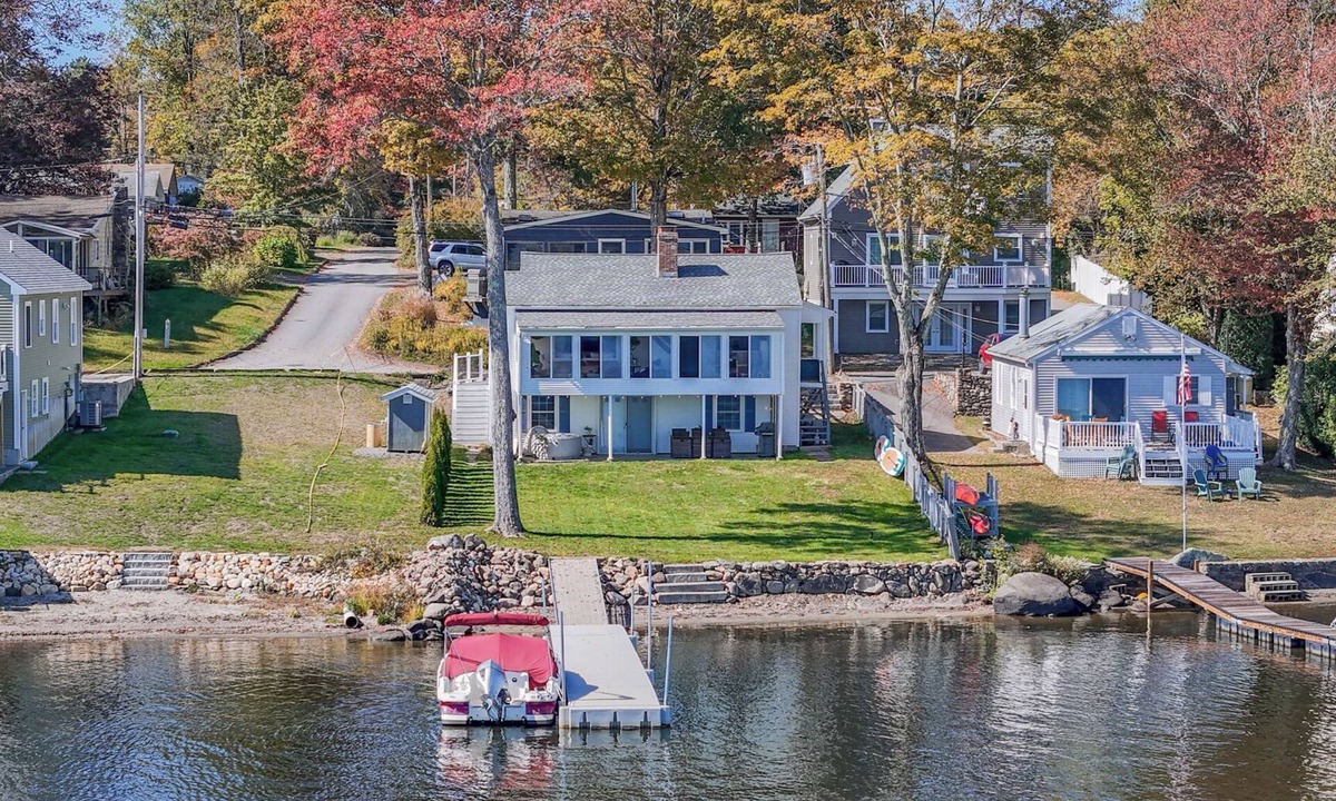 Morris Cottage | Escape to Bantam Lake. Waterfront!