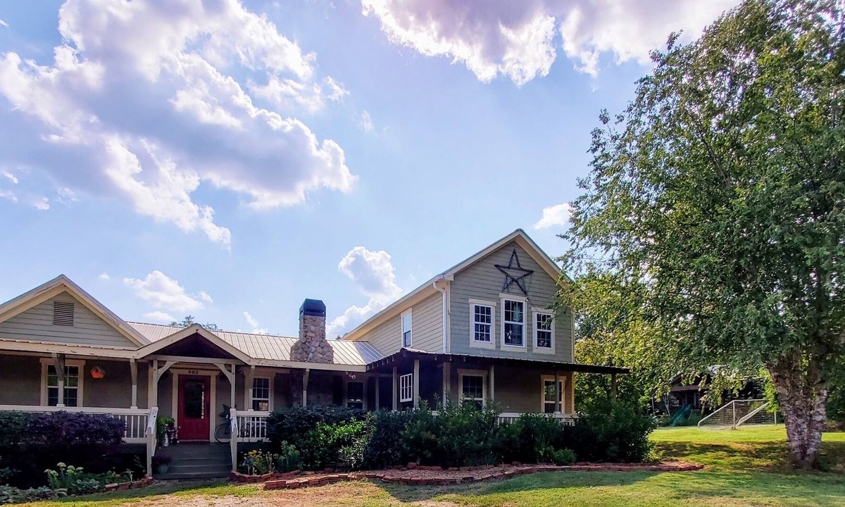 Madison County Other | Escape to Farmhouse on 5 acres, 17 miles from Athens. Screened porch/hot tub.