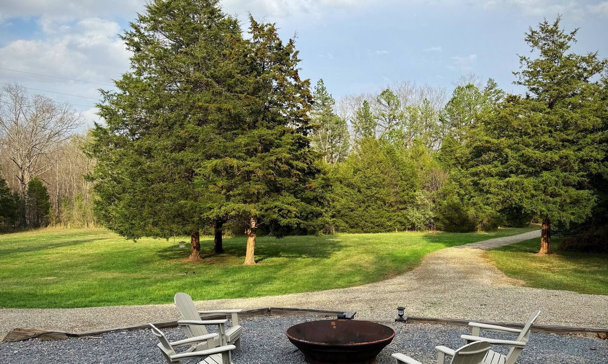 Fredericktown House | Escape to Hahn’s Mill House – A Rustic Riverfront Retreat