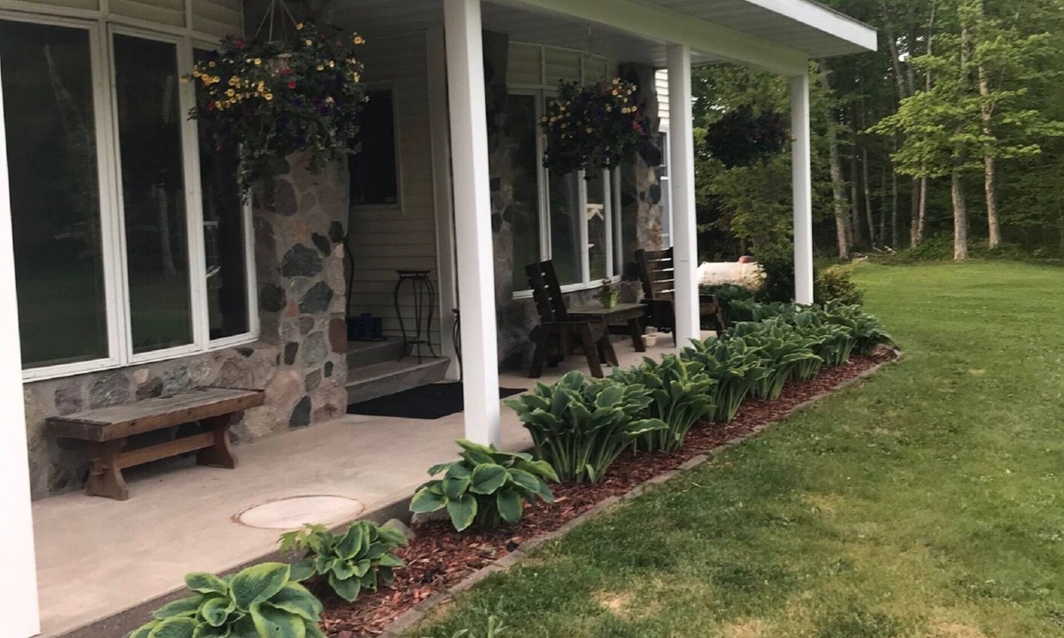 Pelkie House | Escape to Keweenaw Bay!