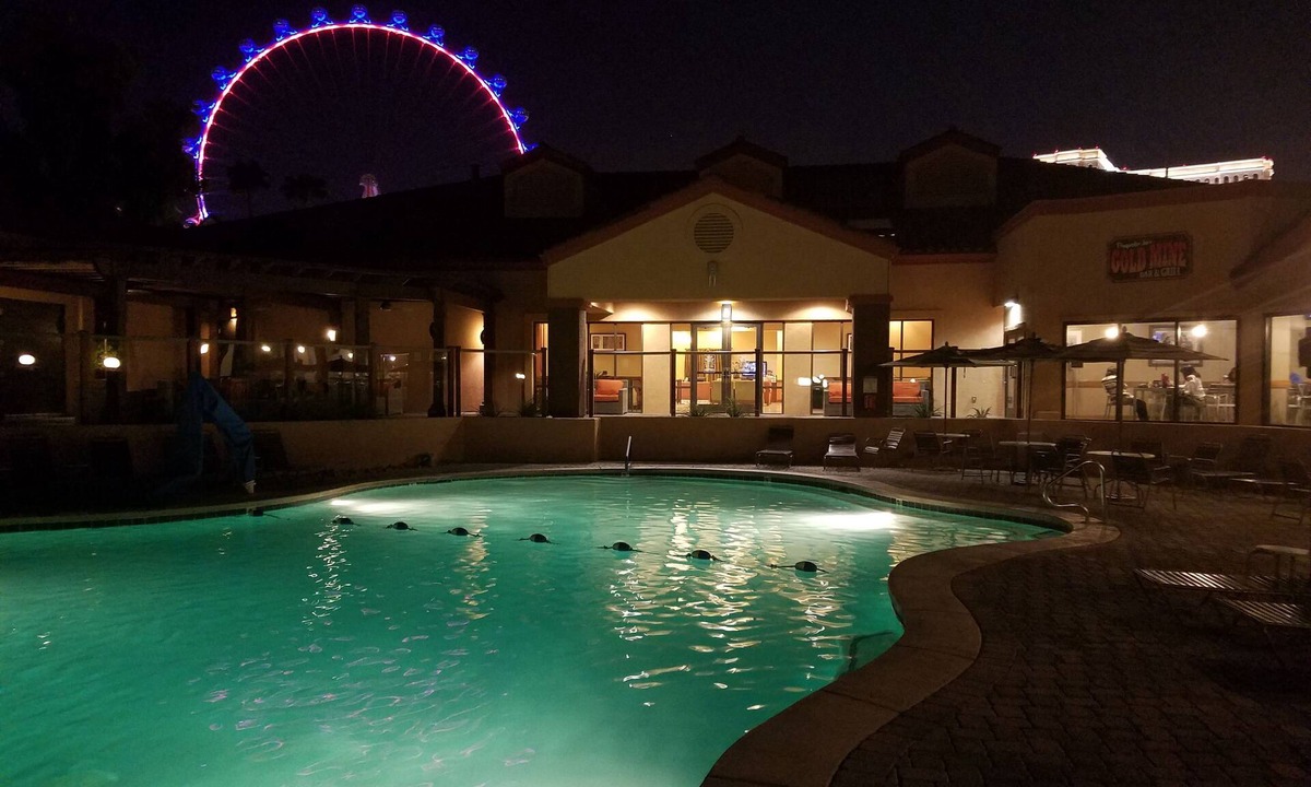 Las Vegas Condo | Escape to Luxury at Desert Club Resort - Your Ultimate Desert Oasis Awaits