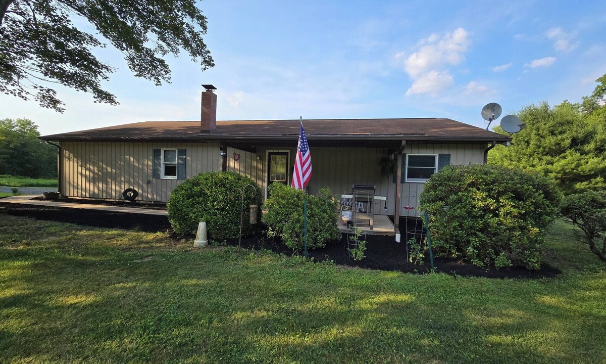 Munson House | Escape to Nature – 2 Bdrm Home on 13 Private Acres near ATV, SSRT trails and PSU