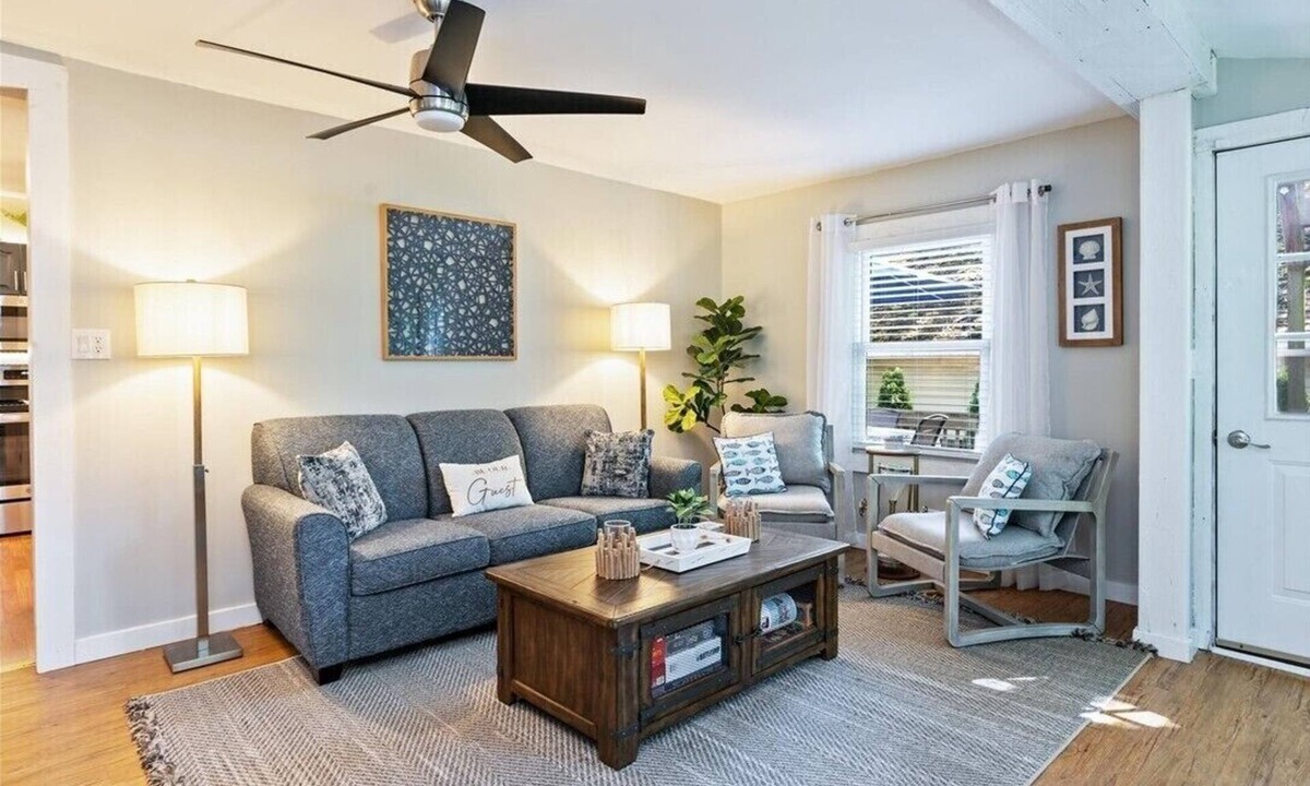 Wolcott House | Escape to our cozy 2-BR lakefront cottage on East Bay! Sleeps 6.