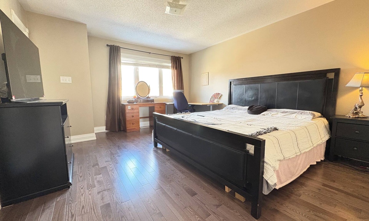 Pickering House | Escape to our cozy master ensuite, East Pickering, in charming home. Wifi and AC