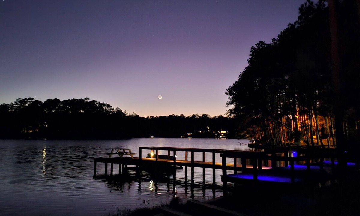 Hillister Cottage | Escape to our serene lakefront cottage & vineyard with stunning views!