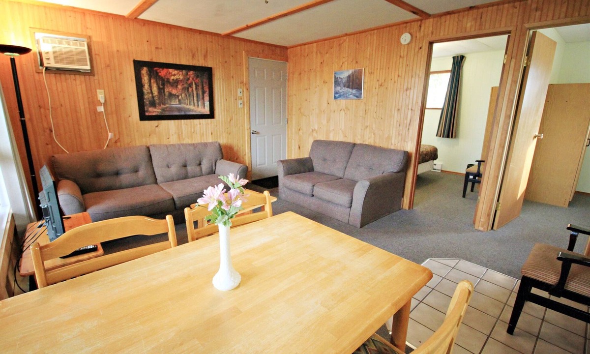 Falcon Lake Cabin | Escape to "Shore Beats Work" Come Fish Betula Lake