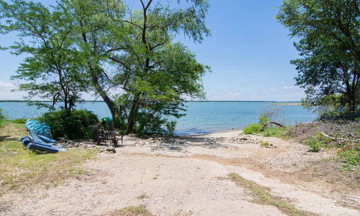 Lake Whitney House | Escape to the Lake! Waterfront w/Semiprivate Cove Access, Pet Friendly, Fire Pit, Quiet & Secluded