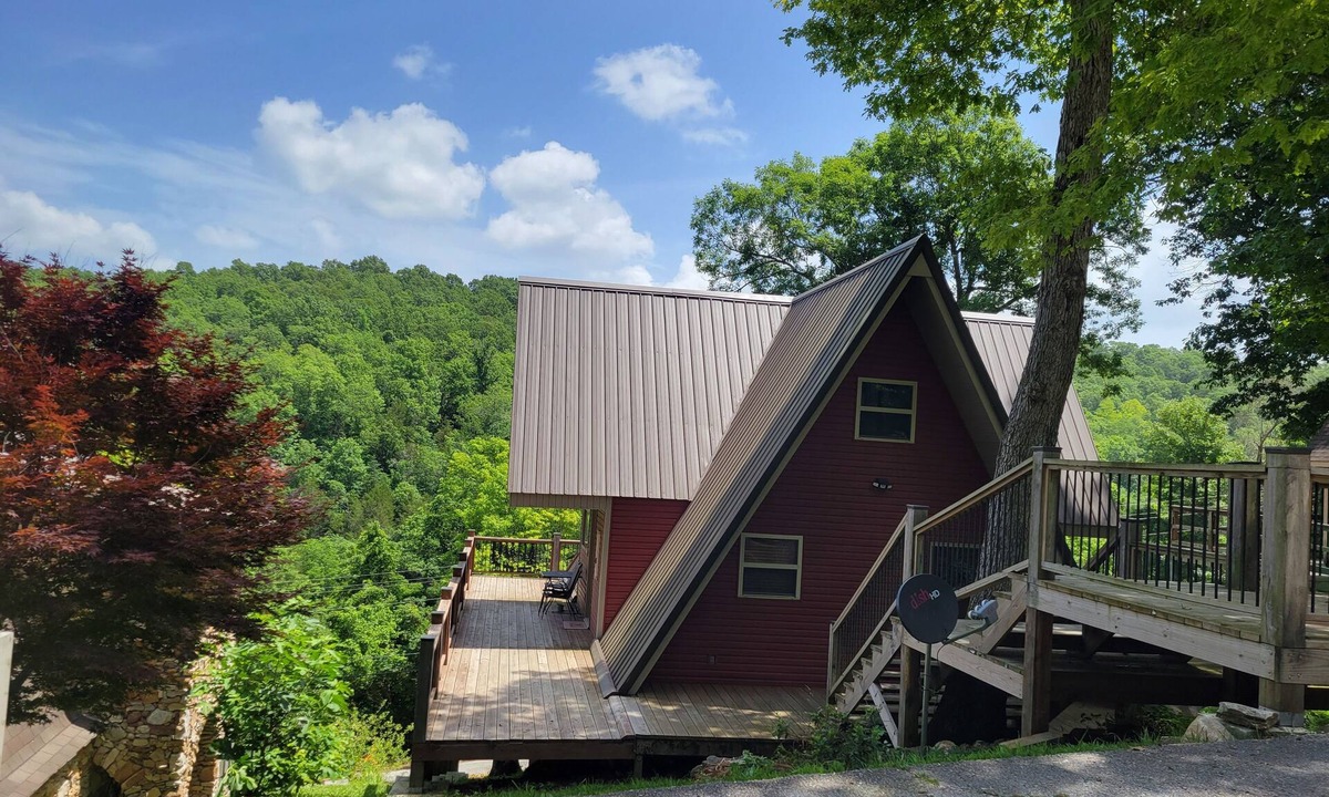 Marble Falls Ski Chalet | Escape to the Ozark Mountains
