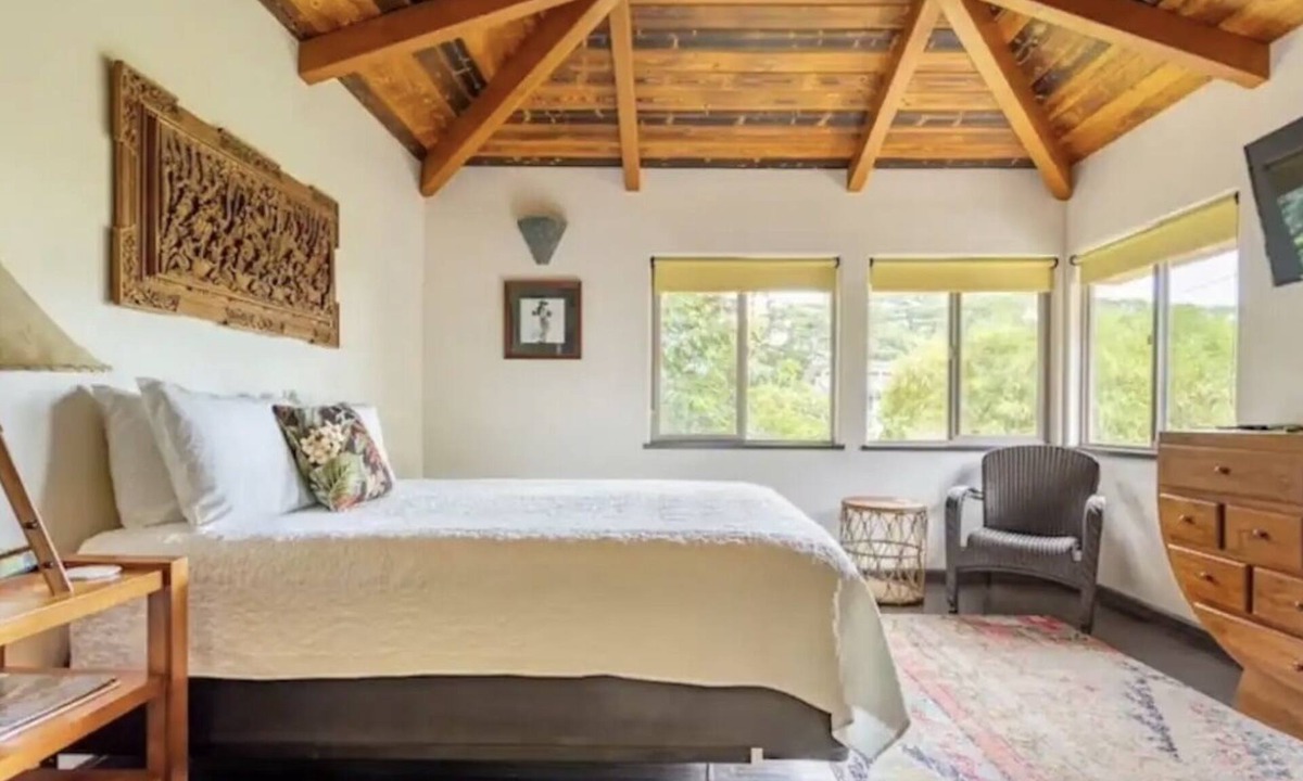 Hilo House | Escape to your private oasis