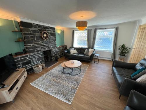 Llanrhystud House | Escapism Wales Garthowen