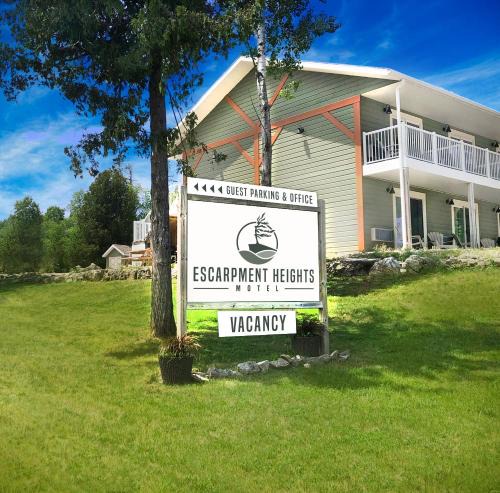 Tobermory Hotel | Escarpment Heights Motel