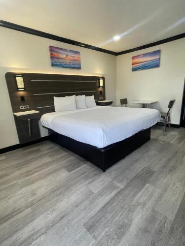 Kit Carson Hotel | Escondido Lodge