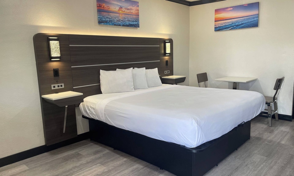 Kit Carson Hotel | Escondido Lodge