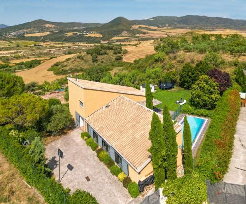 Lacar House | Espectacular casa de diseño con piscina en Navarra