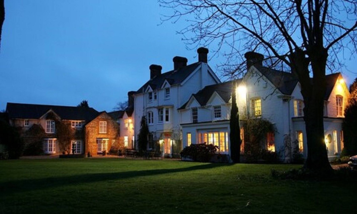Penwood Hotel | Esseborne Manor Hotel