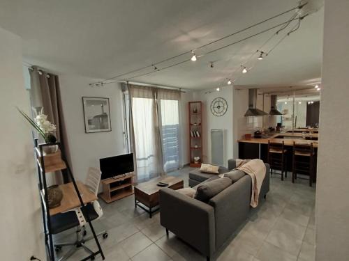 Sept Deniers Apartment | Essential Near stadium Air conditioning et Private parking