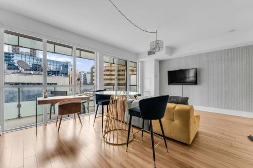 Toronto Entertainment District Apartment | Estate 1 Bedroom Condo Front Street West