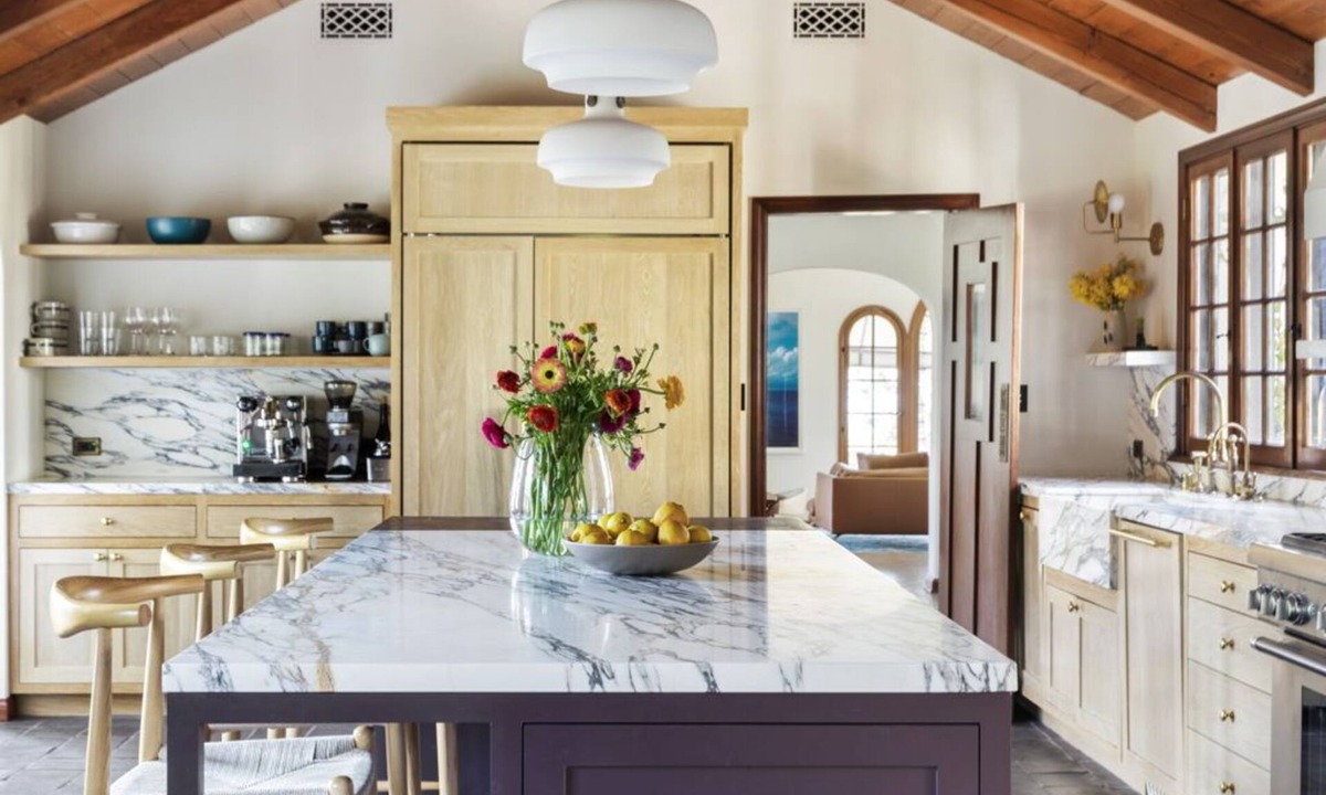 Los Feliz House | Estate: 4 bedrooms, AC, hot tub, fitness room, views in beautiful Los Angeles