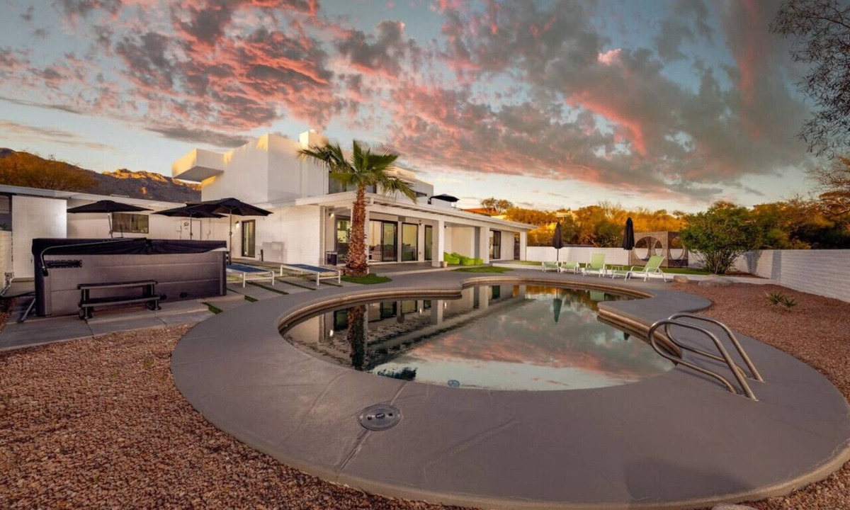 Tucson House | Estate/7 BR & 5 BA/Home & Guesthouse/2 Pools