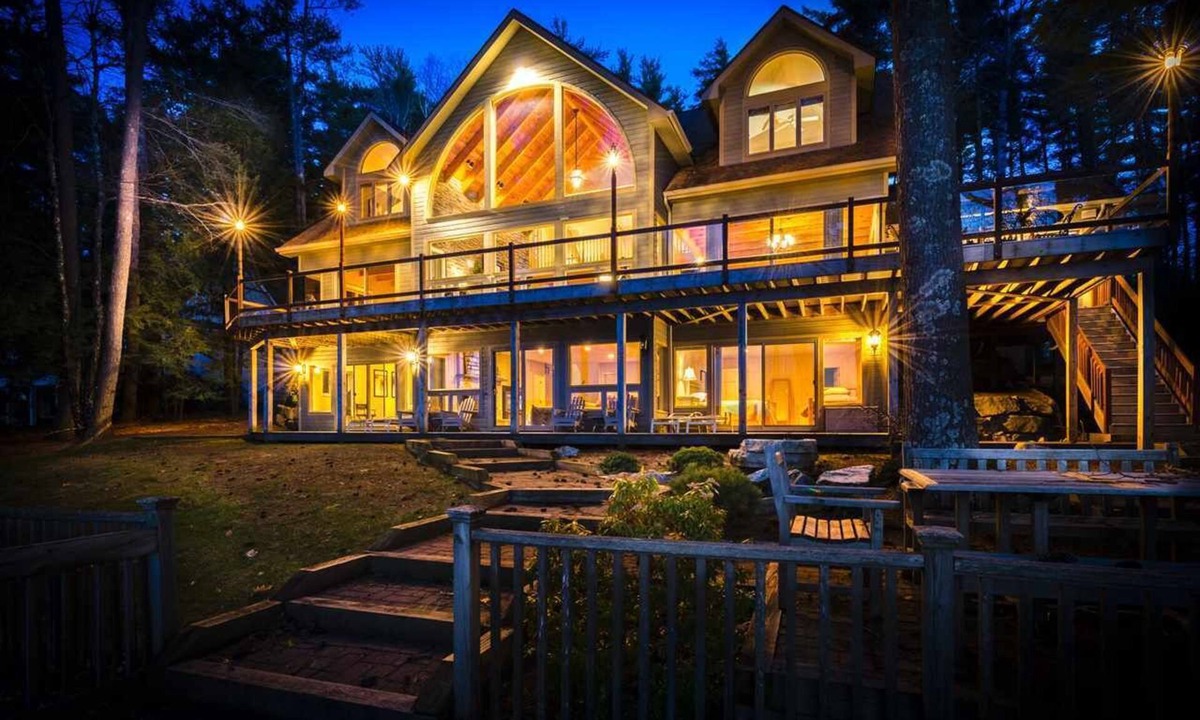 Wolfeboro House | Estate on Wolfeboro Neck